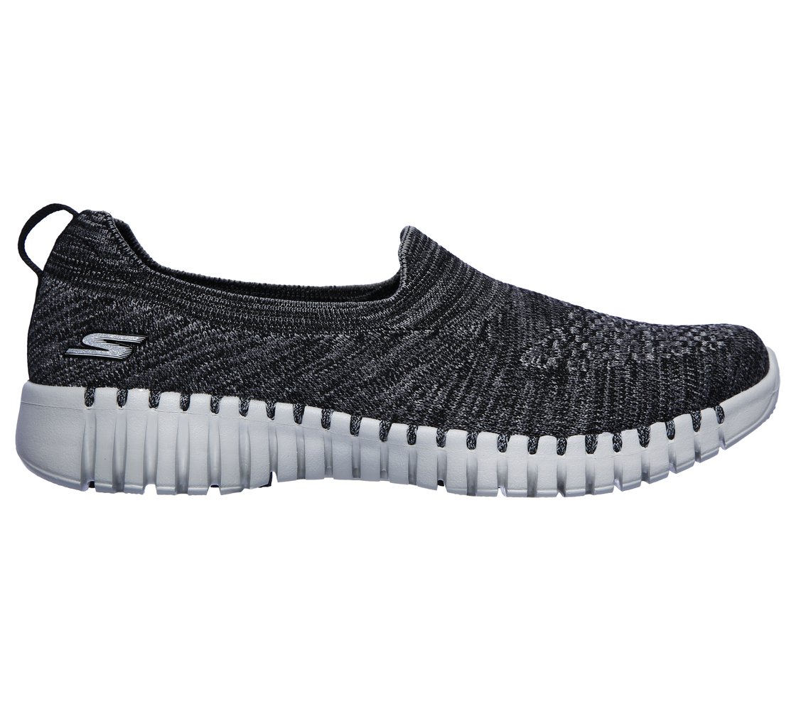 GO WALK SMART-FAME,  Footwear Right View