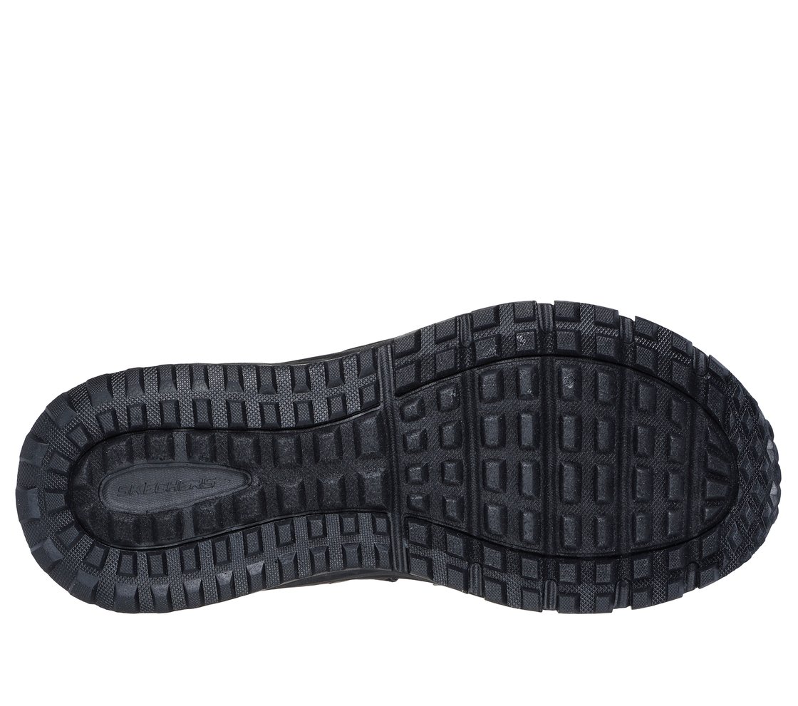 ESCAPE PLAN TRAIL SANDAL - FOREVER, BLACK