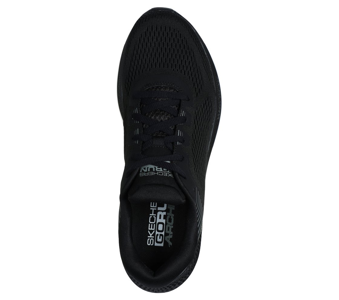 GO RUN PERSISTENCE, BLACK/WHITE Footwear Top View