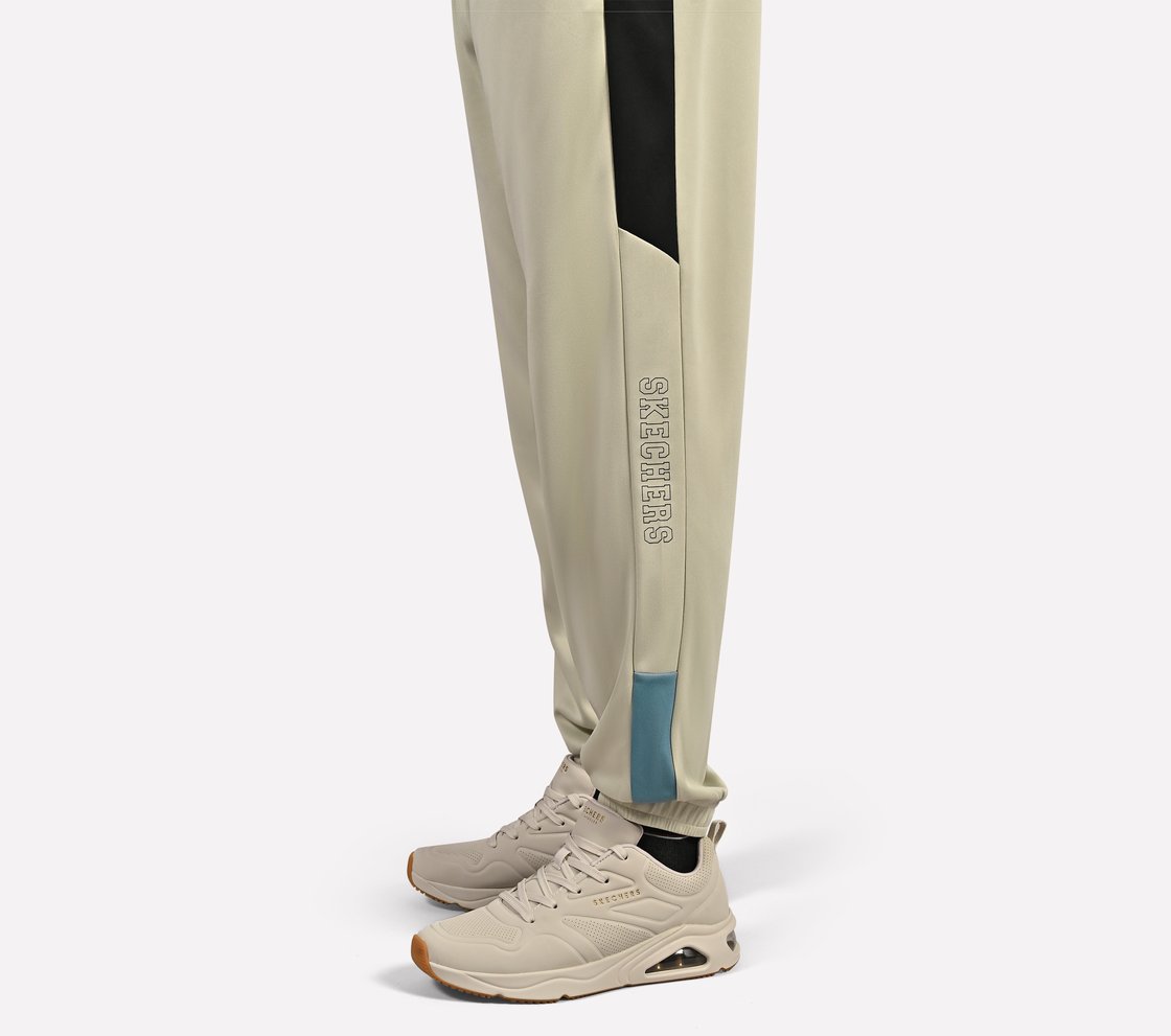 SKECHERS LIFESTYLE JOGGER, NATURAL/SILVER Apparel Right View
