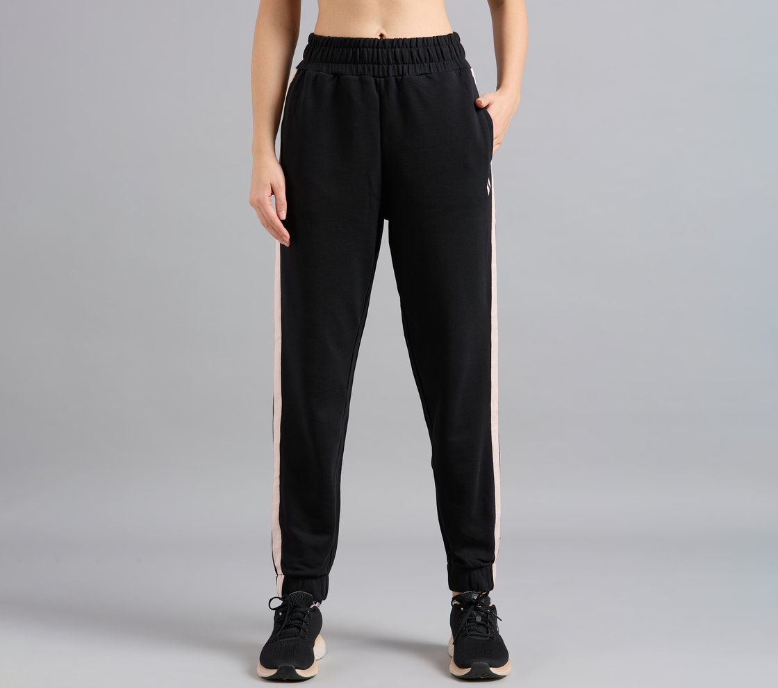 CONTRAST TAPE JOGGER, BLACK Apparel Lateral View