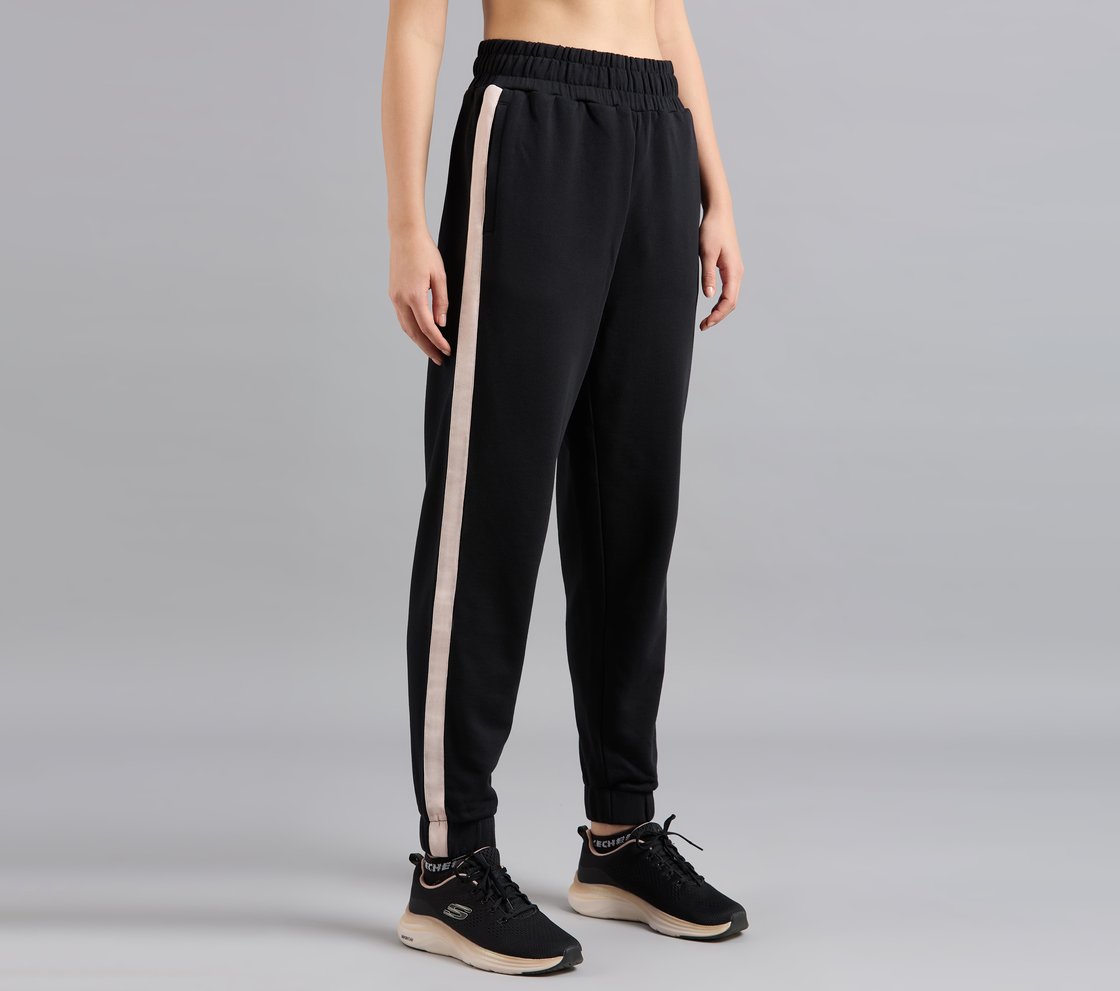 CONTRAST TAPE JOGGER, BLACK Apparel Bottom View