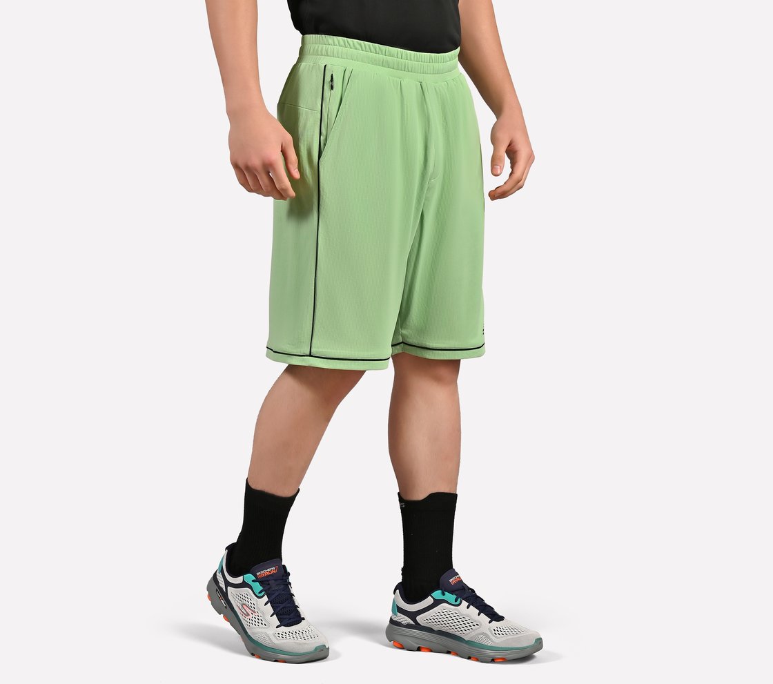 CONTRAST PIPING DETAIL SHORTS, LIGHT GREEN