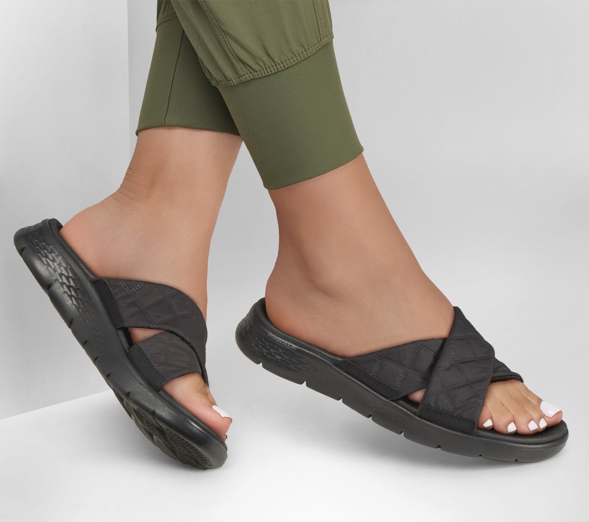 GO WALK Flex Sandal - Cozy Fit Gracie — BLACK