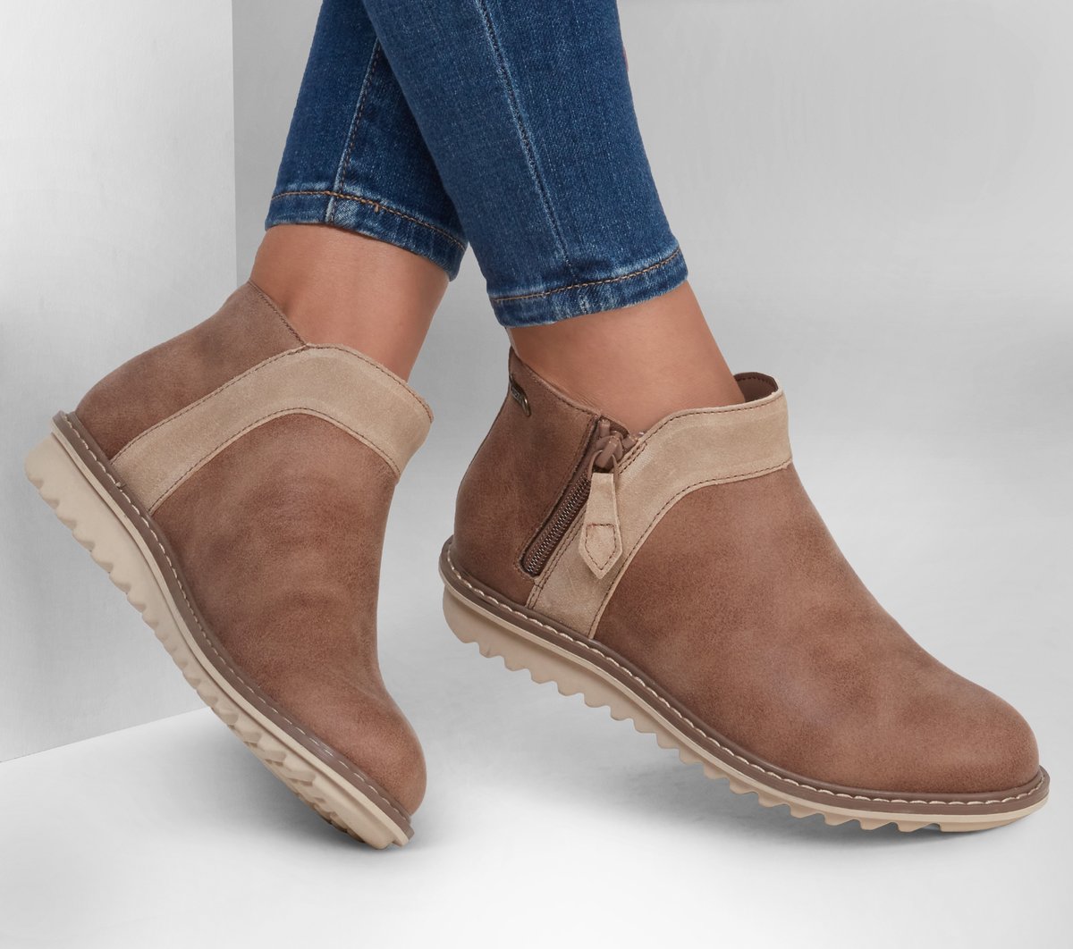 Skechers Arch Fit Mojave