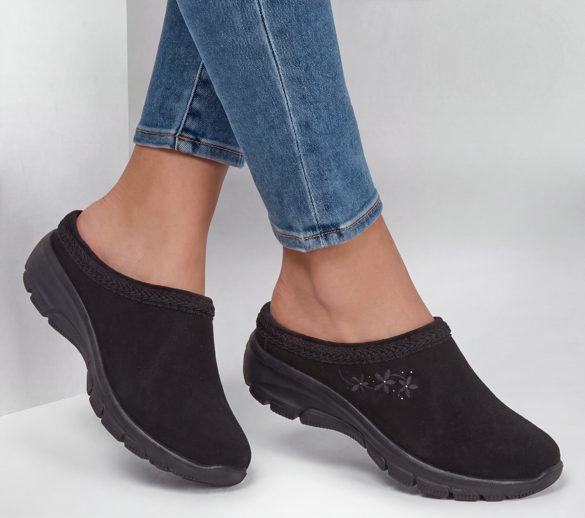 Relaxed Fit: Easy Going - Soft Charm — BLACK