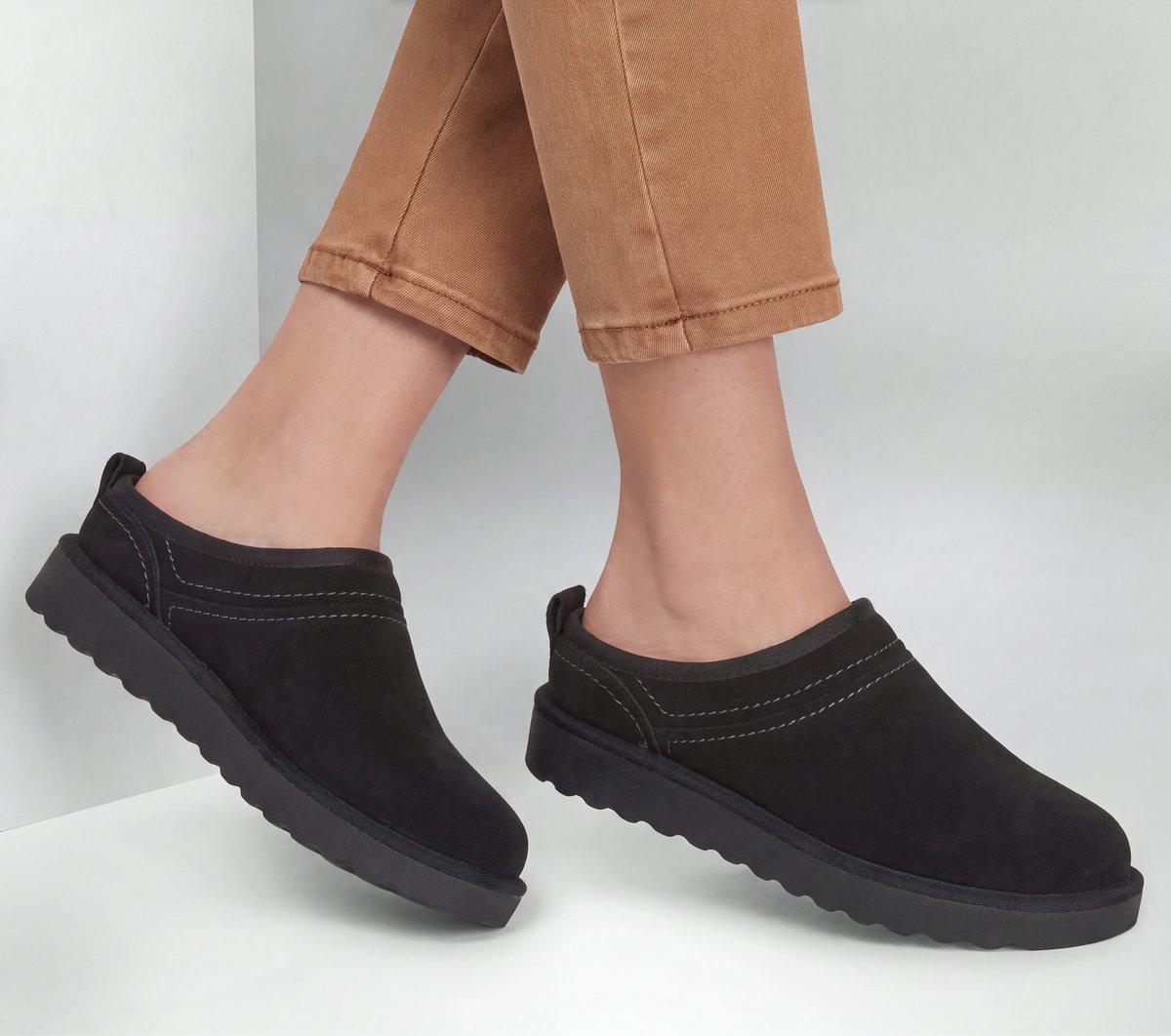Relaxed Fit: Cozy Chateau - Cozy Low — BLACK