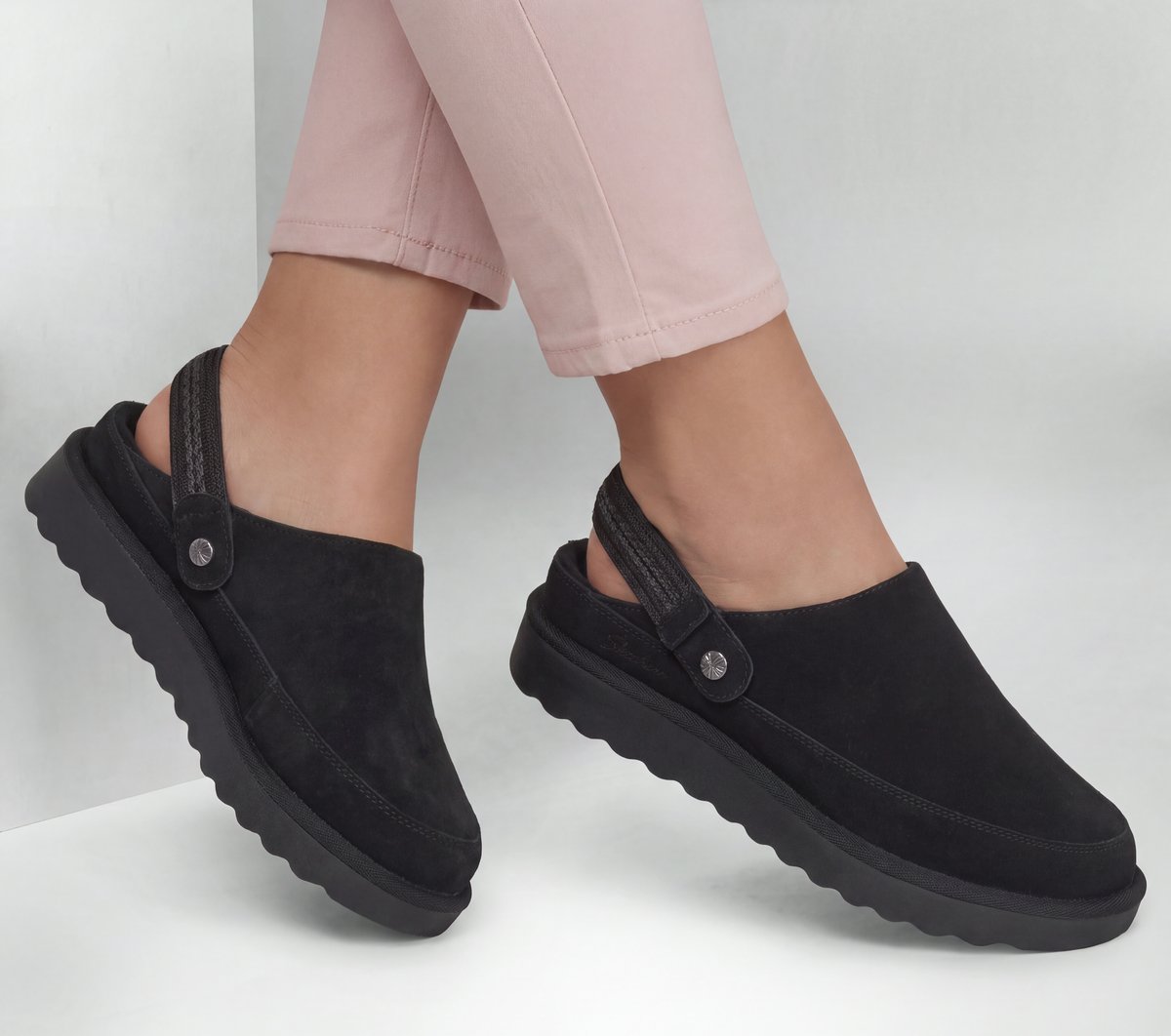 Relaxed Fit: Cozy Chateau - Cozy Shadow — BLACK