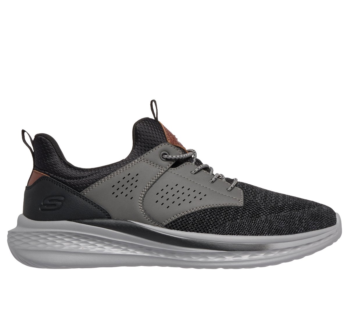 Relaxed Fit: Slade - Breyer — BLACK / GRAY