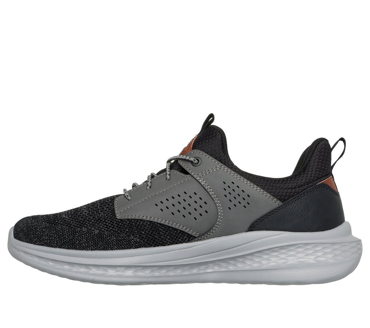 Relaxed Fit: Slade - Breyer — BLACK / GRAY