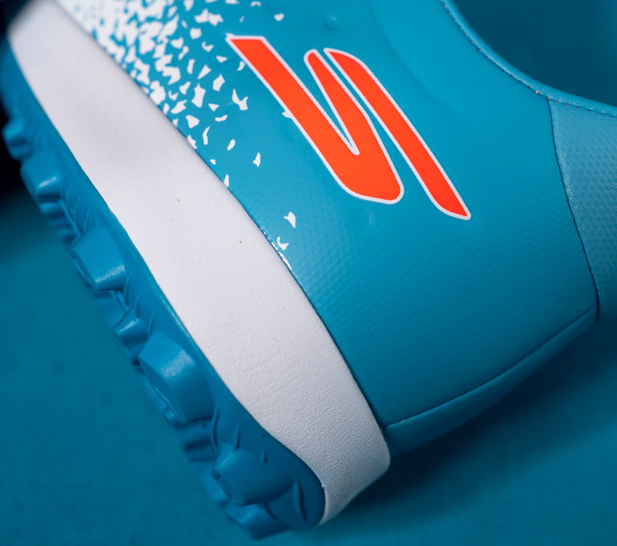 Skechers Razor 1.5 Academy TF — WHITE / TURQUOISE