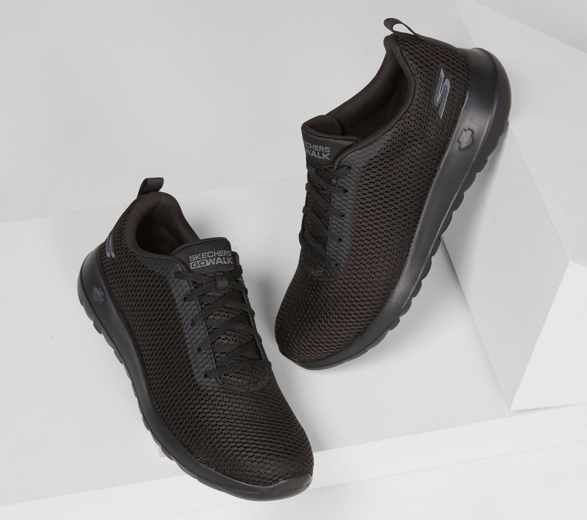 Skechers GOwalk Max - Effort — BLACK