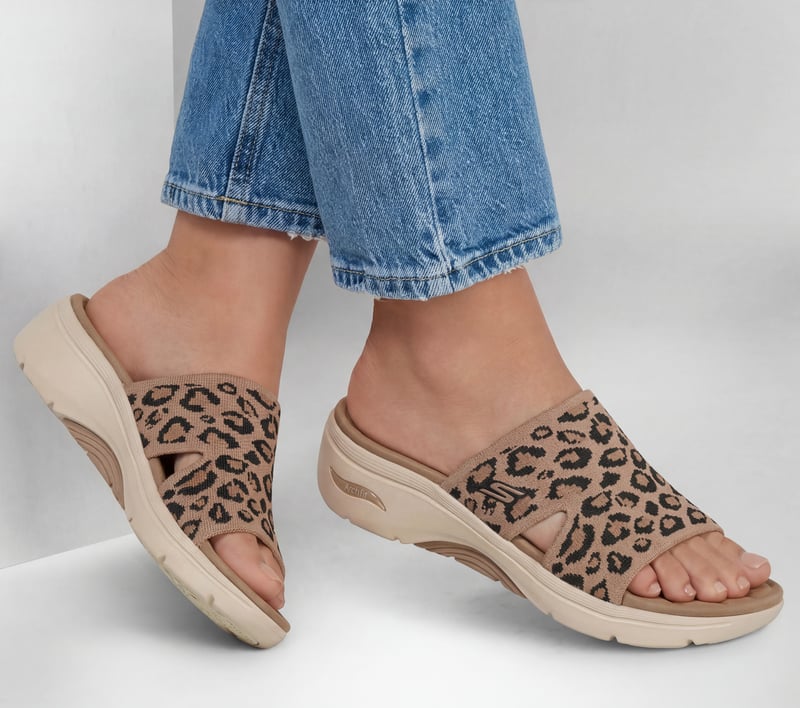 GALLUP ギャラップ 木製スラットバックチェア 脚立 変形 2way GO WALK Arch Fit 2.0 Sandal - Remi