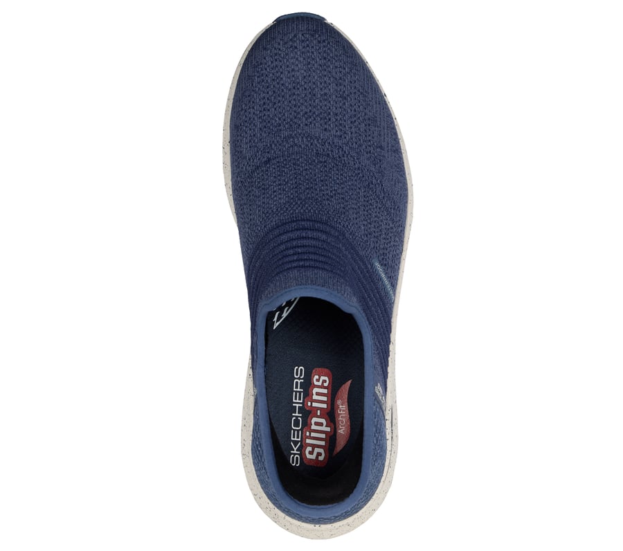 スケッチャーズ スリップインズ ウォータープルーフ：アーチフィット