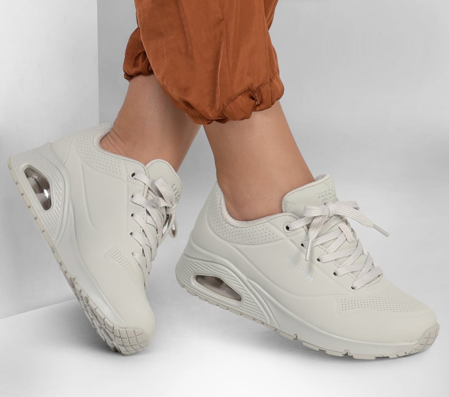 スケッチャーズ ウノ - スタンド オン エア | SKECHERS JP
