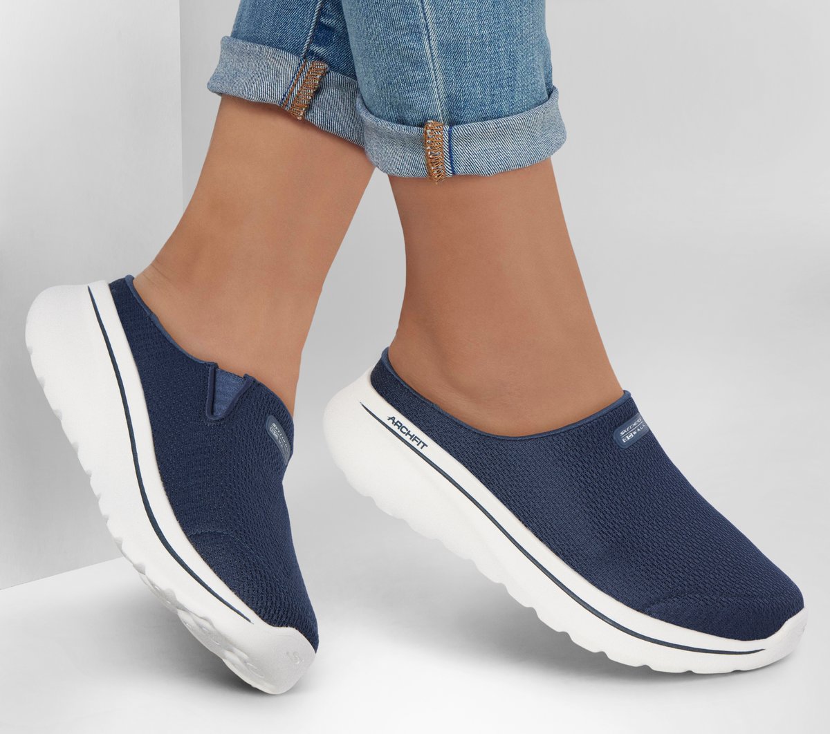 Relaxed Fit: GO WALK Arch Fit N-Joy