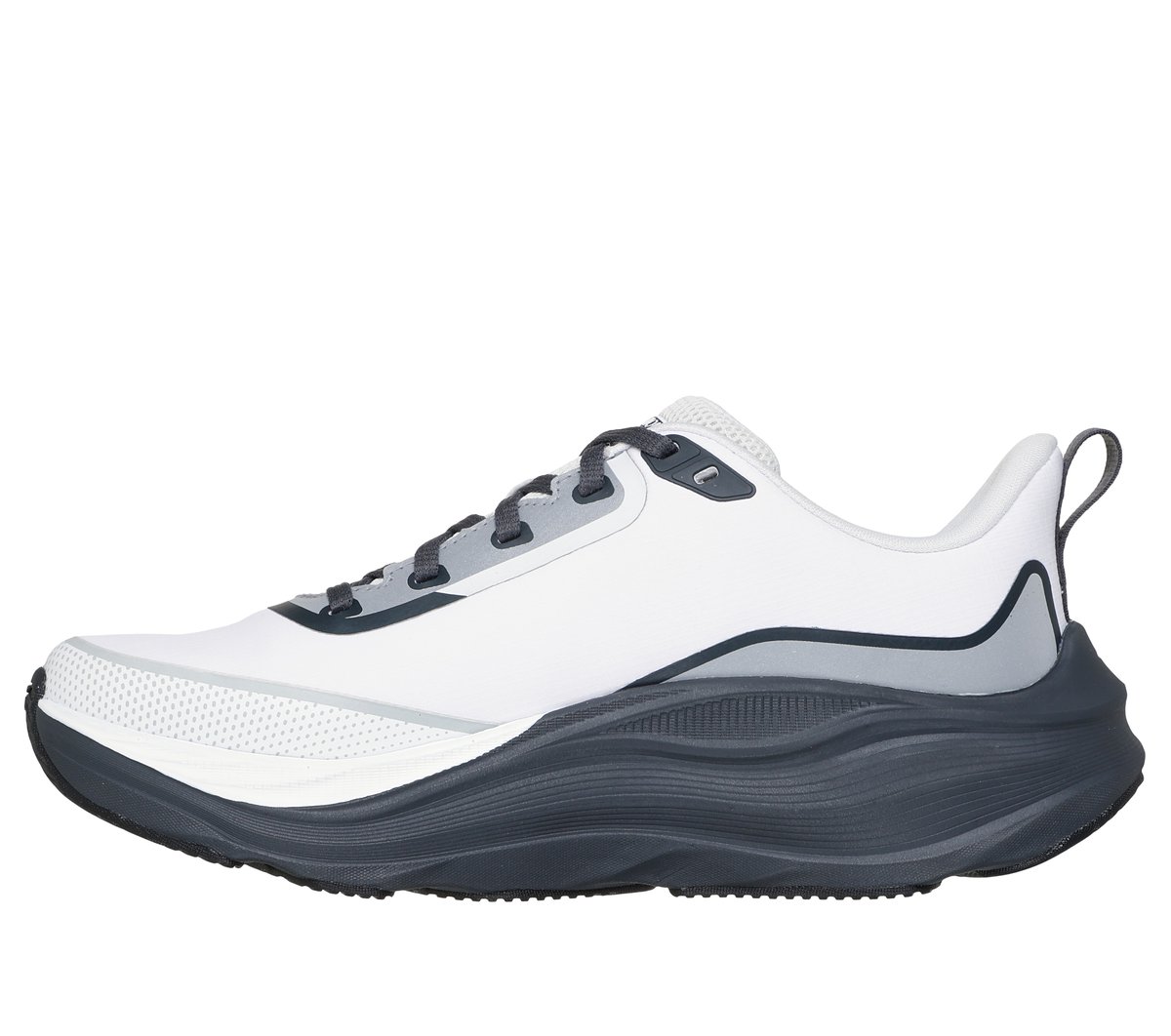 Skechers Waterproof: Max Cushioning Max Run - Vorteza Moyen Width en Blanc/Gris Anthracite, Vegan