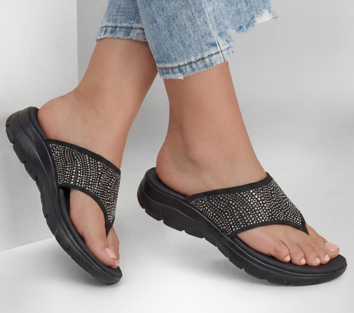 Summits Sandal - Unmatched Glow — BLACK