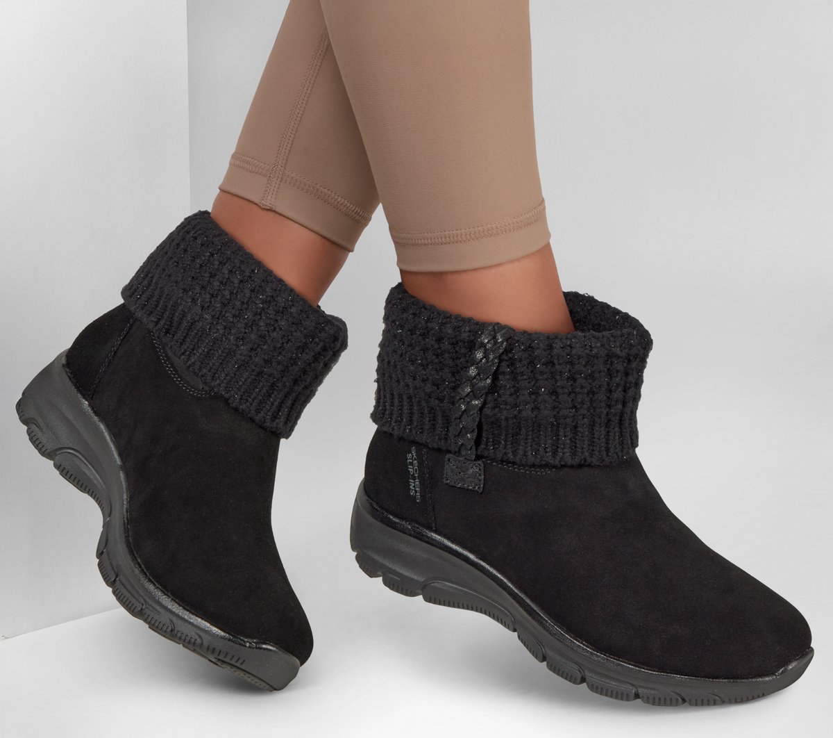 Skechers Slip-ins Relaxed Fit: Easy Going - Cozy Lovin' Chaussures Moyen Width en Noir