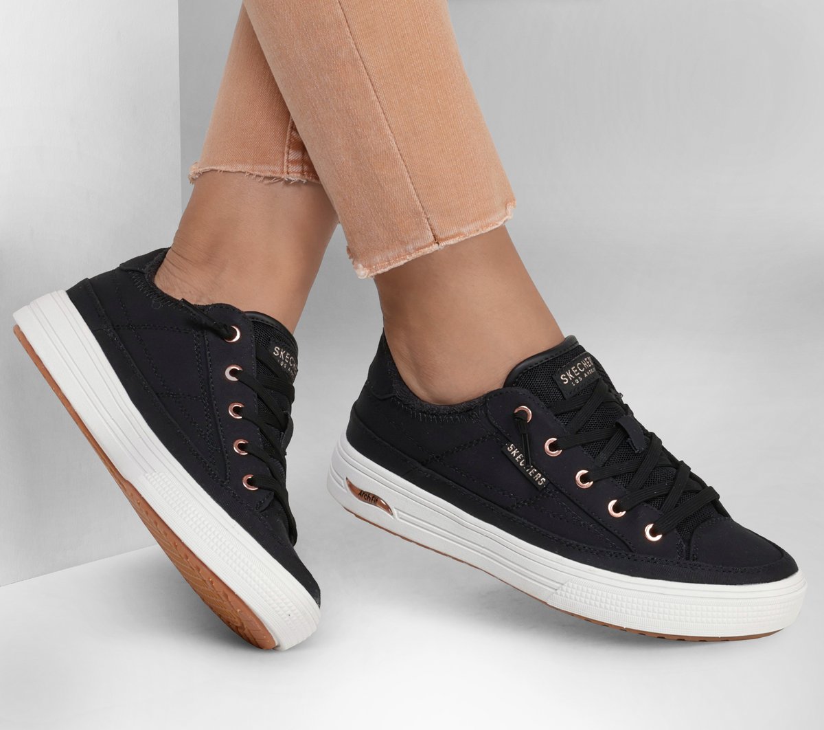 Skechers Arch Fit Arcade - Meet Ya There Chaussures Moyen Width en Noir, Vegan