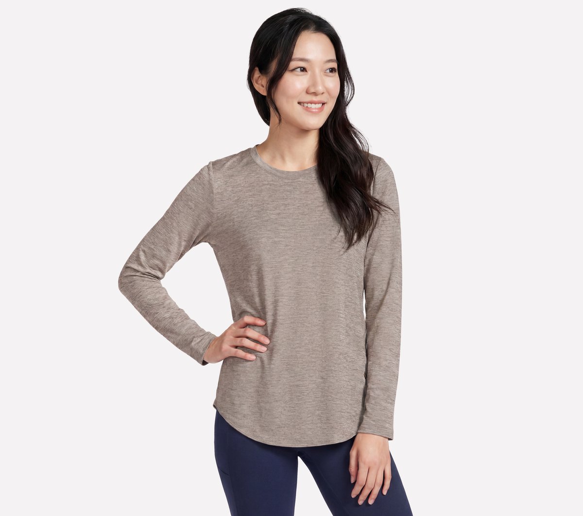 Skechers GO DRI Swift Long Sleeve Tunic Crew en Taupe/Marrón, talla XS