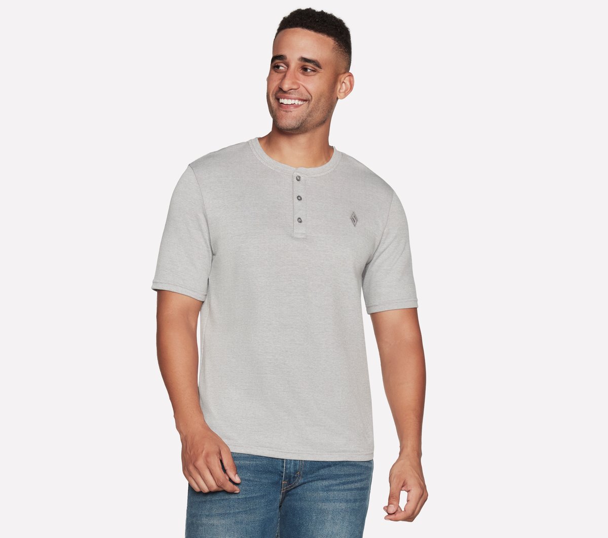 Skechers GOKNIT Pique Shorts Sleeve Henley Top in Light Grau, Größe 3XL-image-196642485197