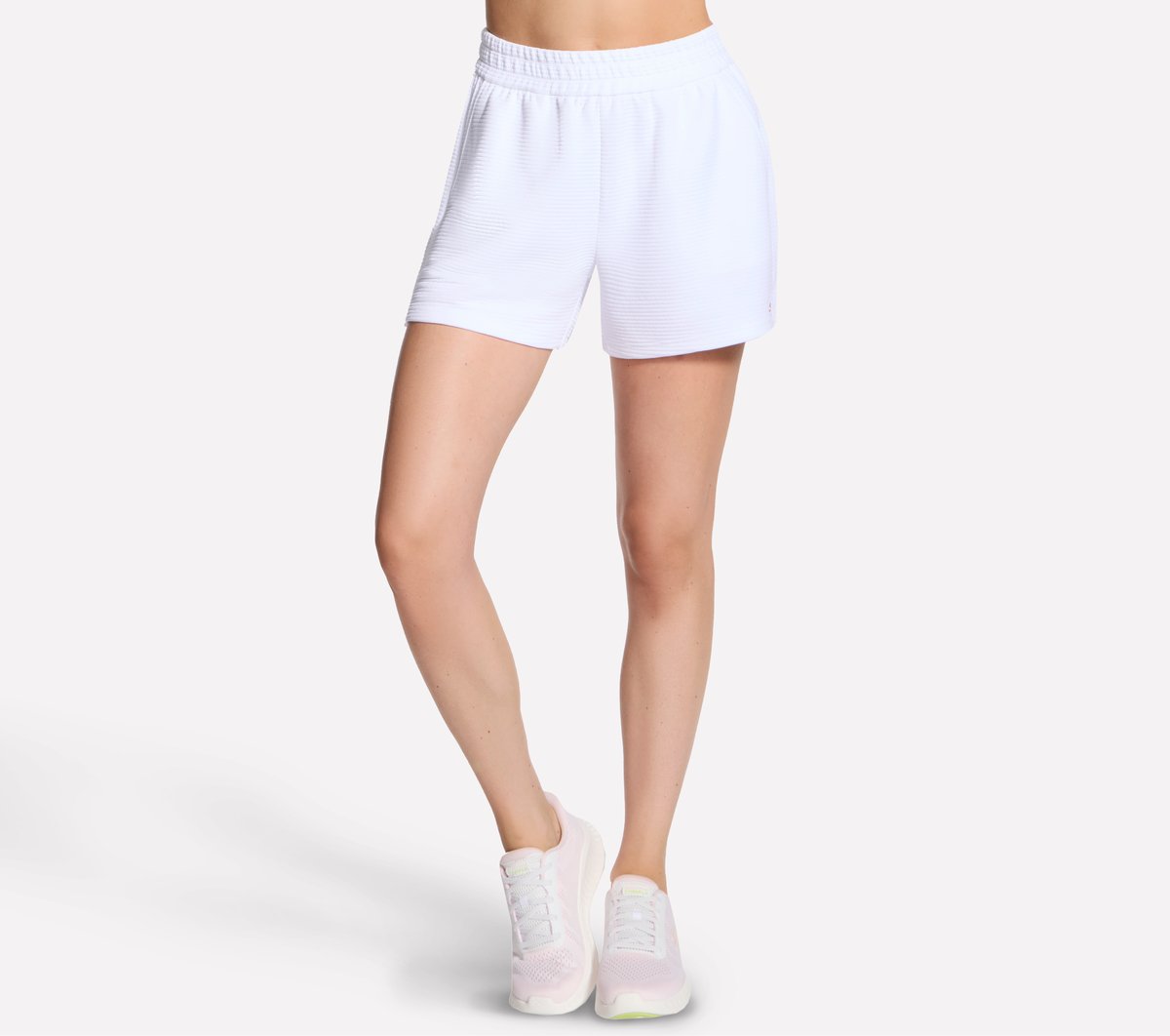 Skechers GO WALK Everywhere 4 Inch Slip-in pantalones cortos en Blanca, talla Media