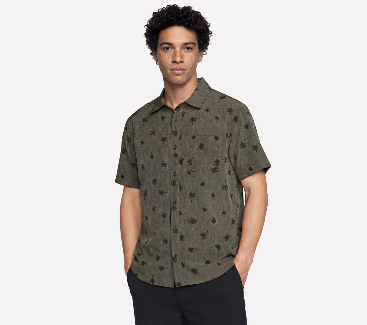 The GO WALK Air Printed Short Sleeve Shirt — OLIVE / PINK