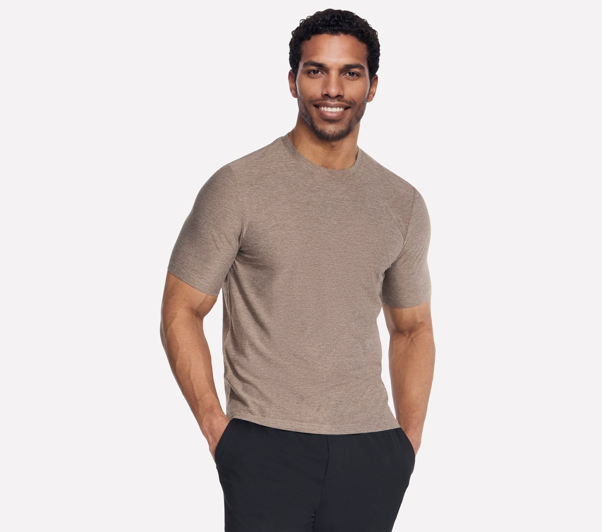 Skechers GO DRI All Day camiseta en Arena, talla 3XL