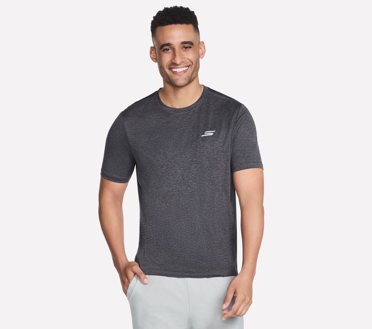 Skechers Performance Charge T-shirt em Preto/Carvão, Tamanho XL