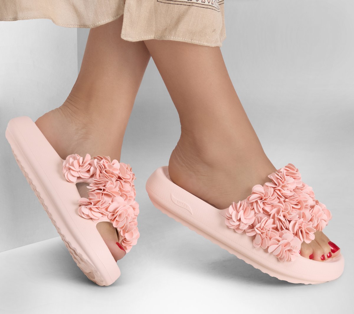 ◆SKECHERS◆ Women's Arch Fit Horizon SL0WSCEM042 Women's SKECHERS Foamies Arch Fit Horizon | Zappos.com