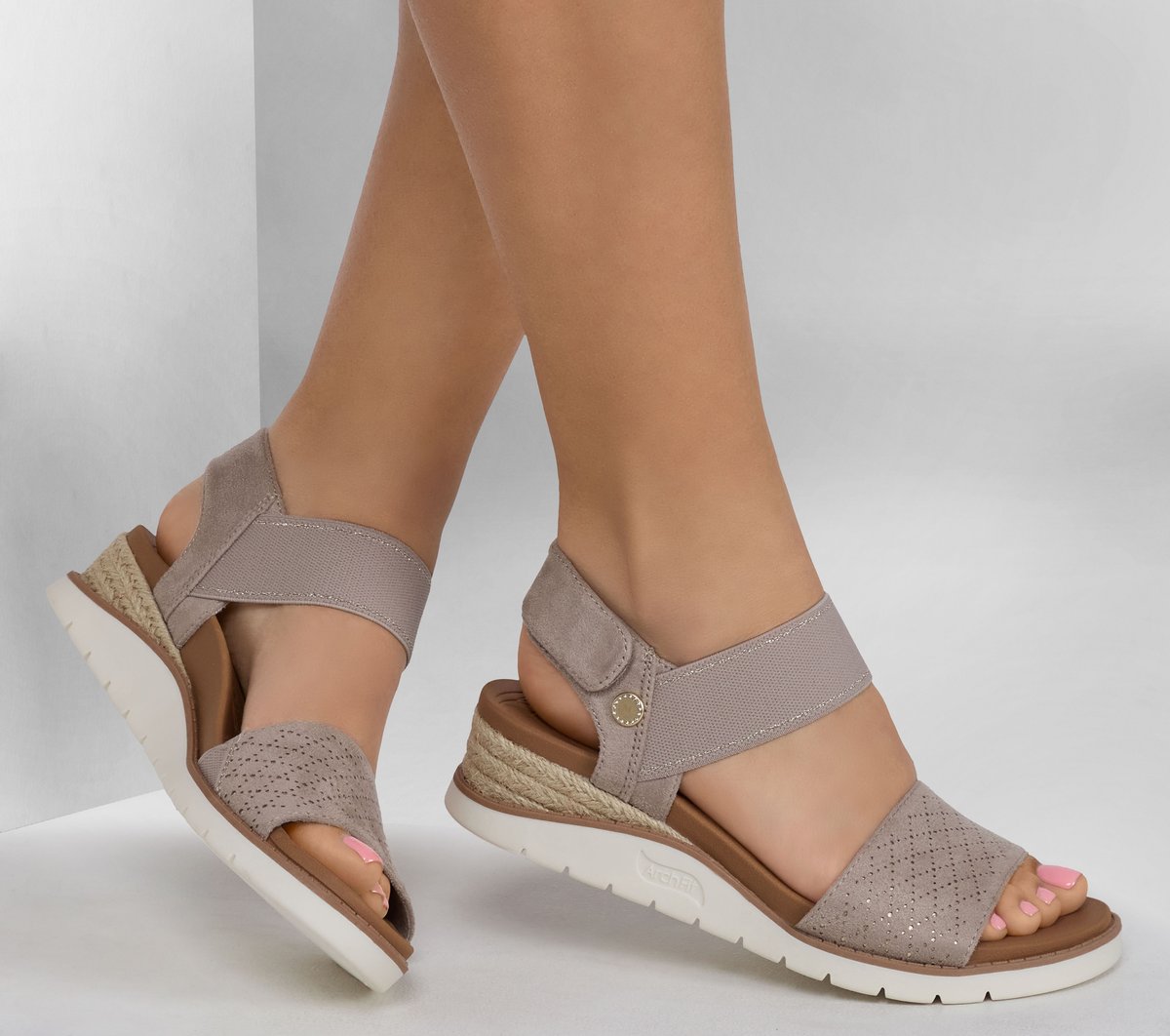 Martha Stewart: BOBS Arch Fit Beach Kiss - Beyond Chic Martha Stewart: BOBS Arch Fit Beach Kiss - Beyond Chic