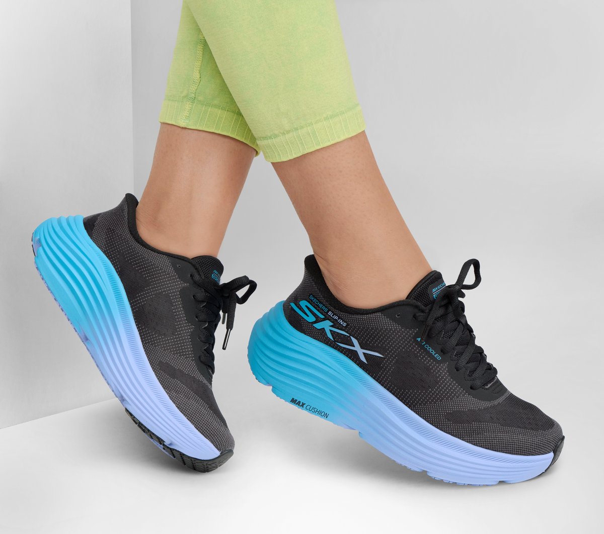 スケッチャーズ スリップインズ：マックスクッショニング エンデバー