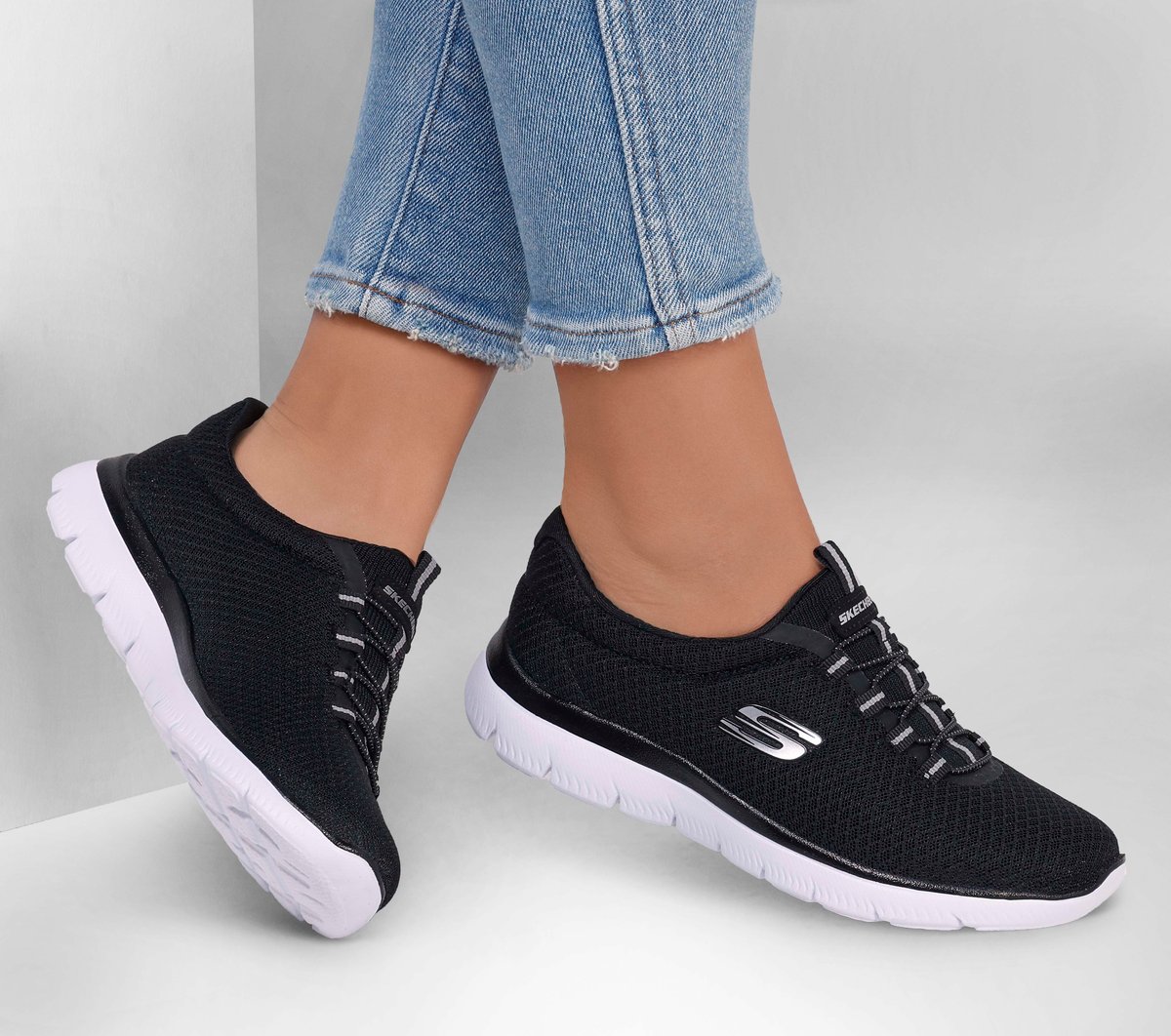 スケッチャーズSUMMITS-SUN FLARE ブラック／ホワイト スケッチャーズ サミッツ | SKECHERS JP