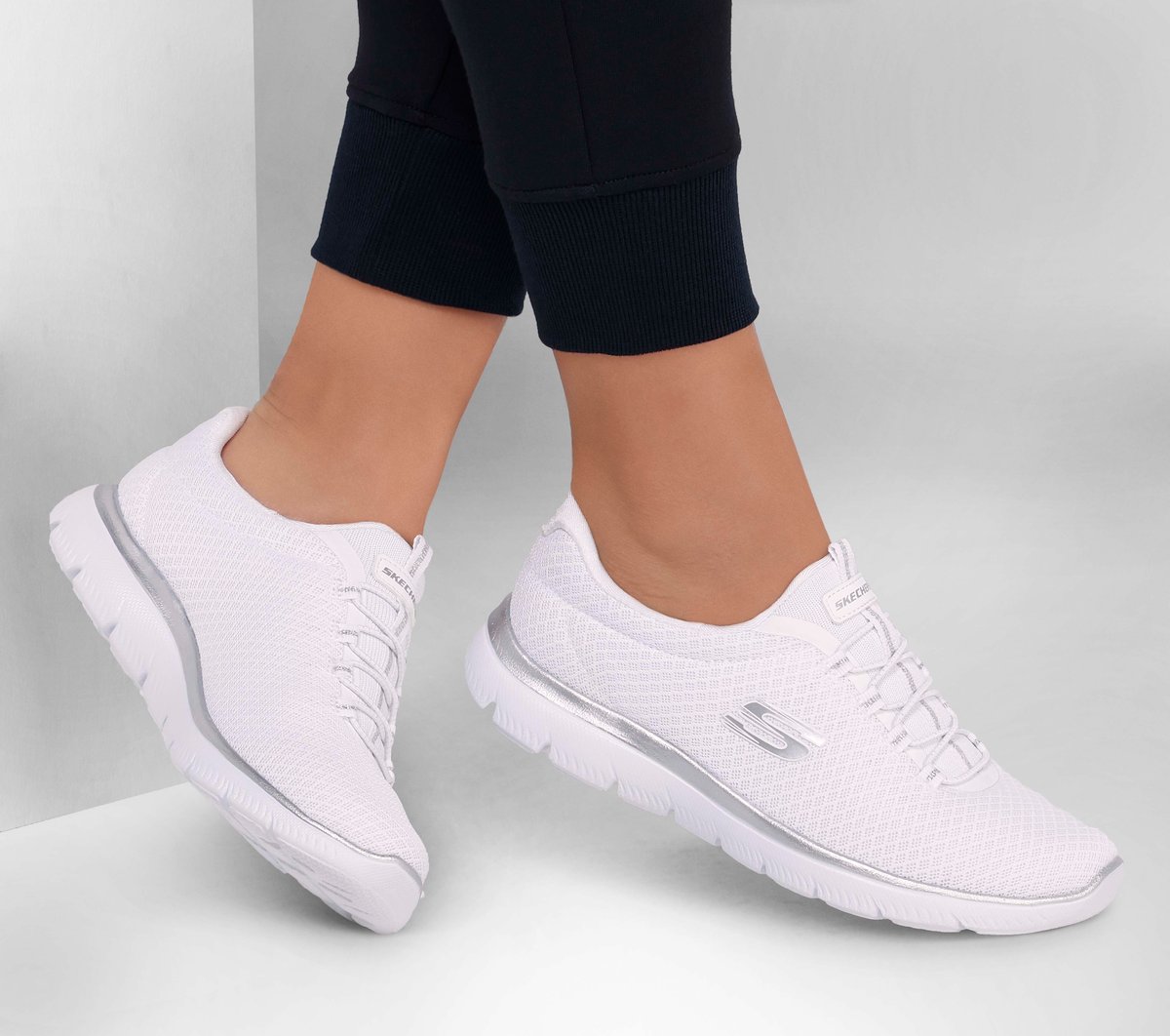 SKECHERS サイズ24(38) GOrun 7 ホワイト シューズ SKECHERS サイズ24(38) GOrun 7 ホワイト シューズ