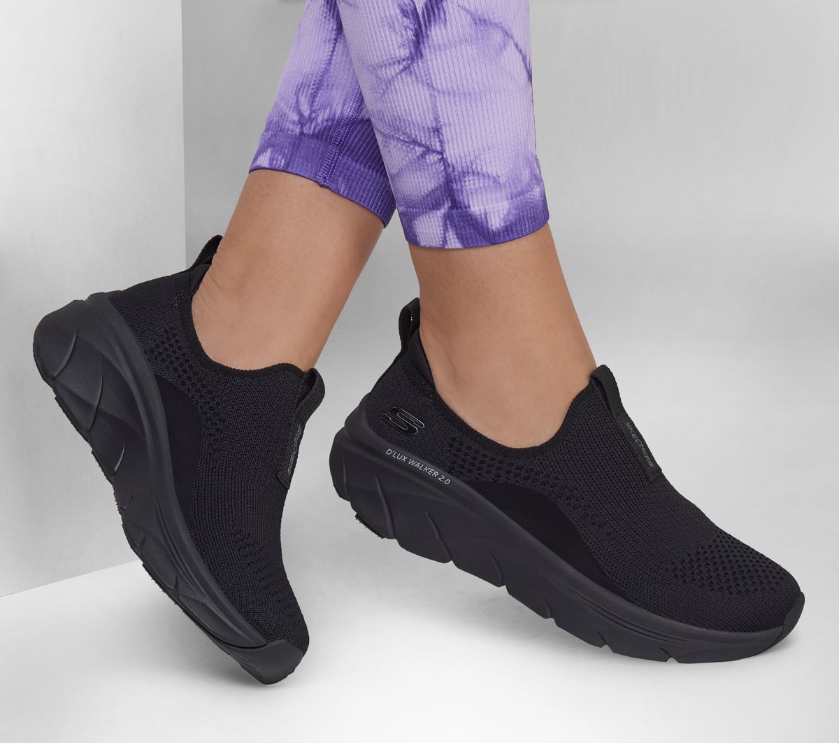 美品＂SKECHERS＂ デラックス ウォーカー　ブラック　24.5㎝ リラックスドフィット：スケッチャーズ デラックス ウォーカー