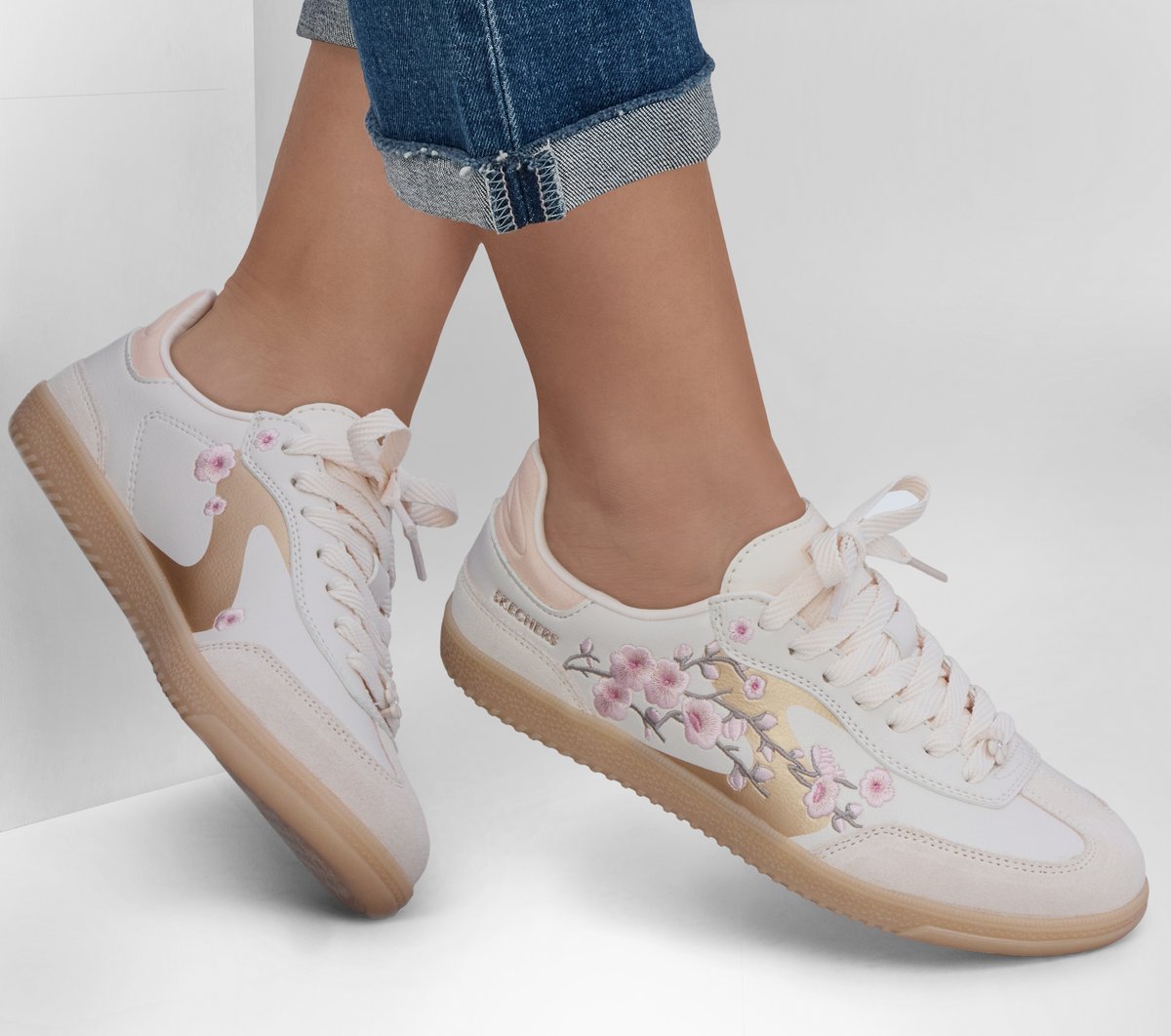 Shun82点 CITIZEN ATTESA AT8284-61A｜光を纏う結晶チタニウム。限定「Platinum