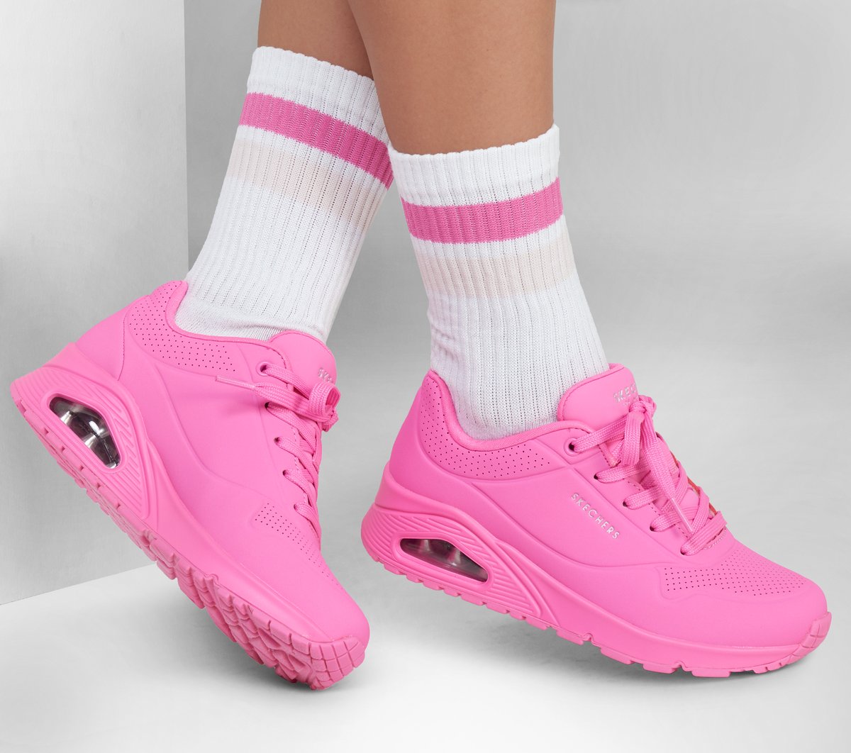 スケッチャーズ ウノ - スタンド オン エア | SKECHERS JP