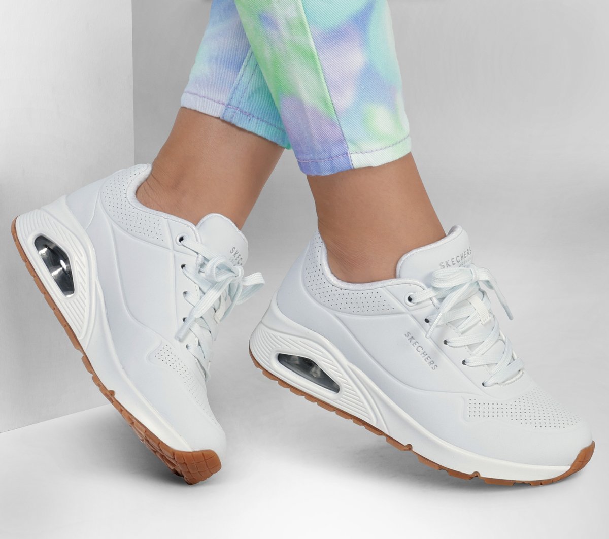 UNO - Stand on Air | SKECHERS JP