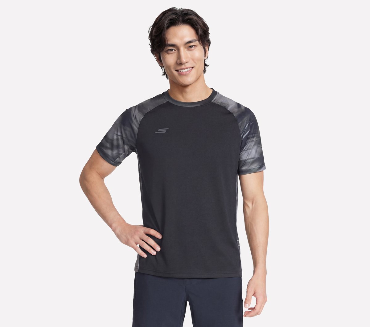 Skechers Heren Harry Kane GO DRI Charge Drift T-Shirt CM Donker Houtskool, Maat Small